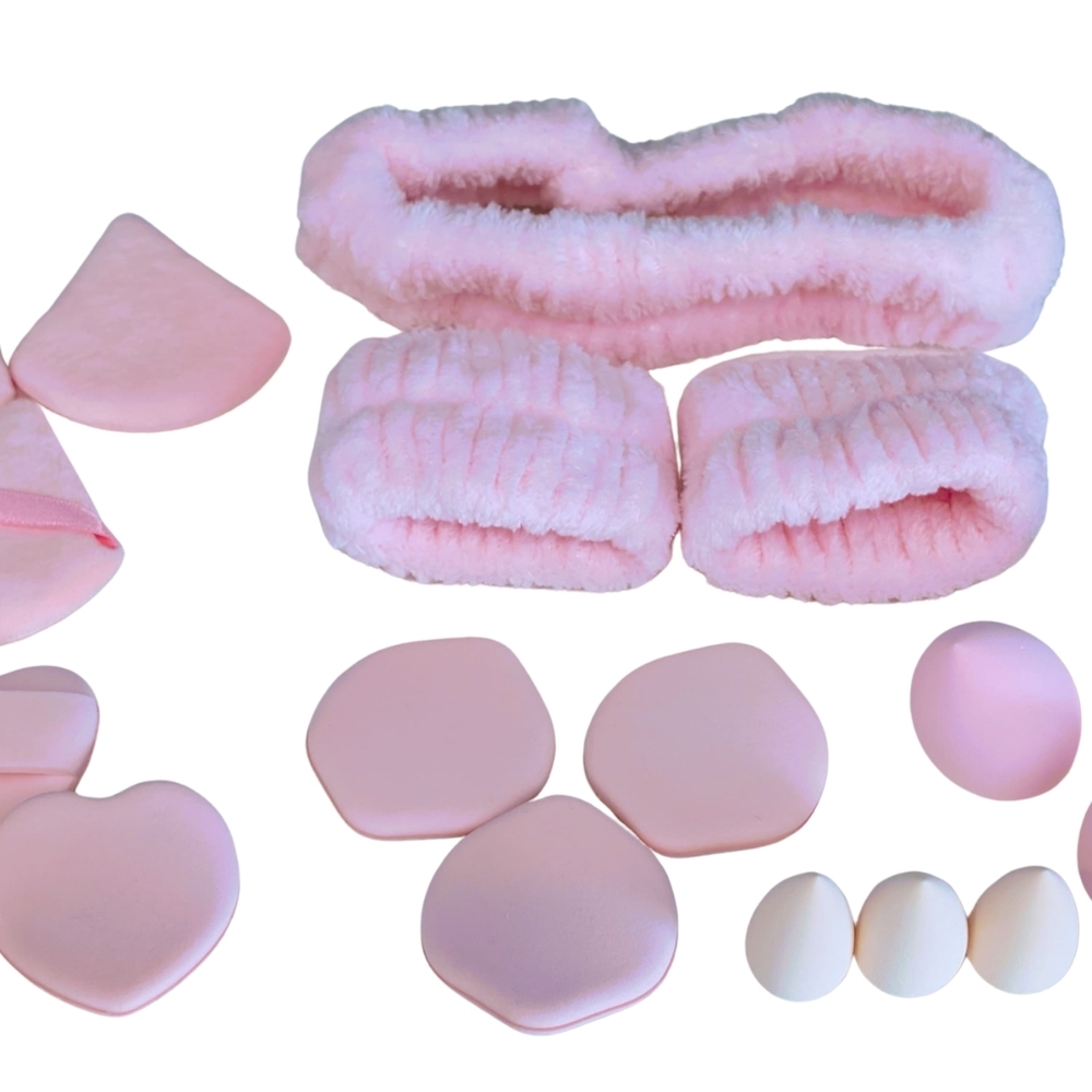 Pink Spa & Makeup Applicator Set - 18 Piece Essential Beauty Kit - Picture 2 of 9